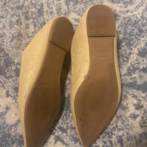 Lulu’s Natural Beige Raffia Flats 7.5 - Picture 5 of 5